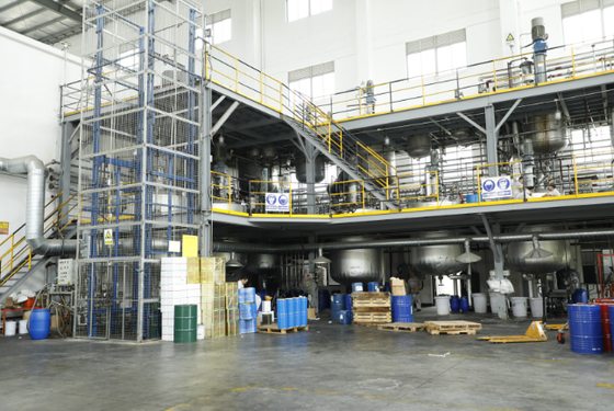 अल्ट्रा टिकाऊ, तेजी से सूखने और यूवी प्रतिरोधी पारदर्शी लाल कार पेंट