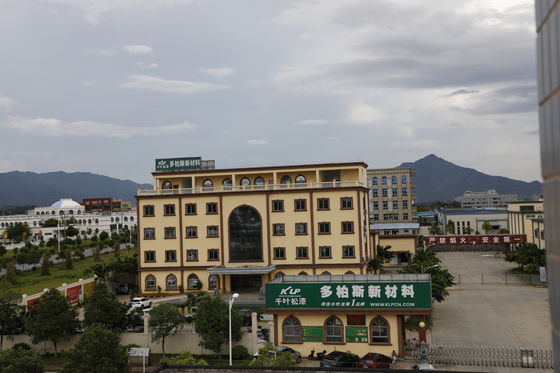 एसजीएस टिकाऊ ऑटोमोटिव पेंट हार्डनर मल्टीसीन क्लियर कोट स्प्रे हार्डनर के साथ